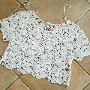 💕 Lace short sleeve top, from Delta's, medium